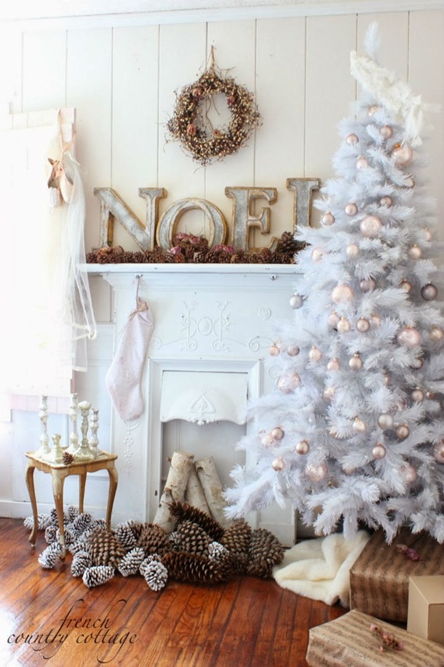 árbol de navidad blanco decorado